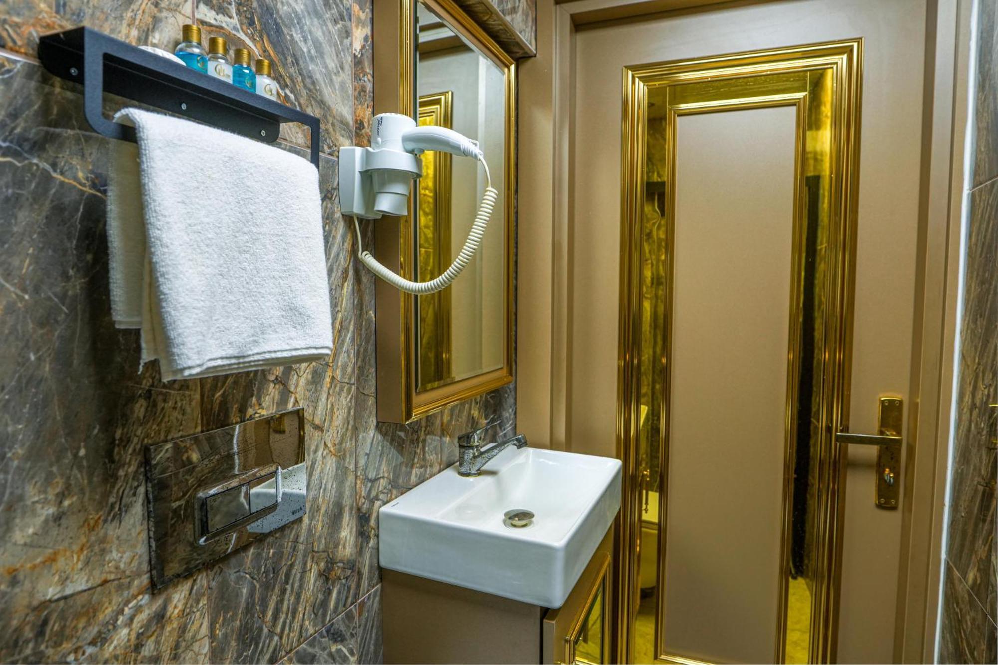 Moonlight Suit Hotel Taksim 伊斯坦布尔 外观 照片